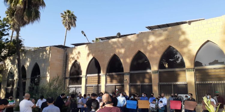 وقفة شبابية أمام مسجد الجامعة الأردنية انتصاراً للمسجد الأقصى ودعماً للمرابطين (صور)