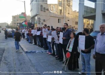 القطاع الشبابي في “العمل الإسلامي” يشارك في وقفة احتجاجية دعما للأسير العواودة