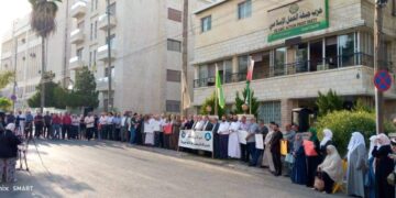 وقفة لـ”العمل الإسلامي” انتصاراً للأسرى في معركة الأمعاء الخاوية ضد السجان الصهيوني (صور)