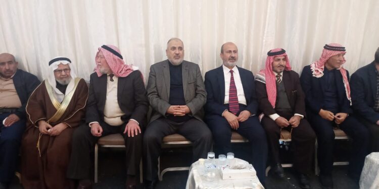 وفد من قيادة الحزب وكتلة الإصلاح يقدم واجب العزاء بالشهيد الدلابيح(صور)