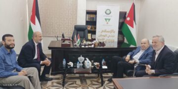 رئيس الوزراء الأسبق طاهر المصري يزور “العمل الإسلامي” للتهنئة بفوزه في الانتخابات