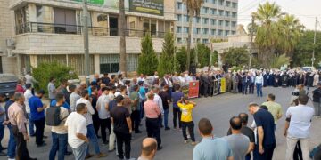 خلال وقفة حاشدة أقامها “العمل الإسلامي” تنديداً بجرائم الاحتلال ونهج استهداف الصحفيين في غزة..السقا : مواجهة التهديد الصهيوني لن يكون إلا بانسجام الموقفين الرسمي والشعبي وما دفاعنا عن فلسطين إلا دفاع عن الأردن